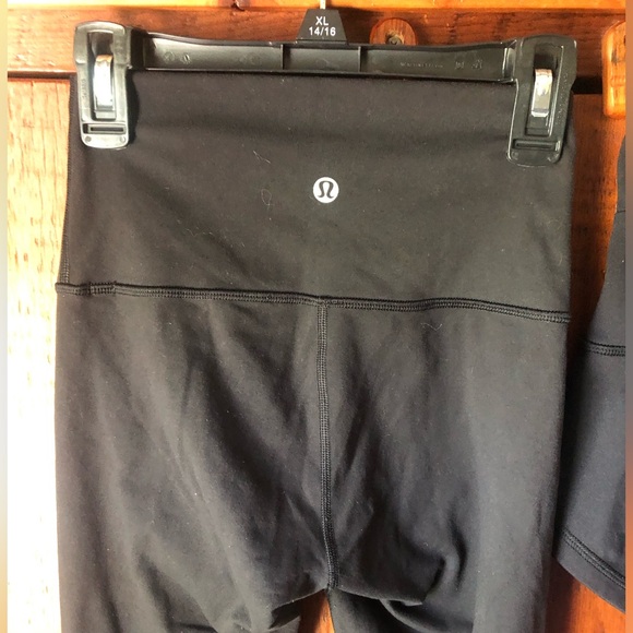 Lululemon leggings & shorts size 2 - Picture 5 of 8